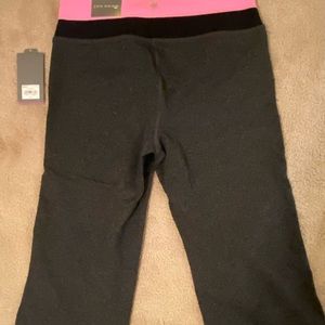 Women’s workout capri (NWT)